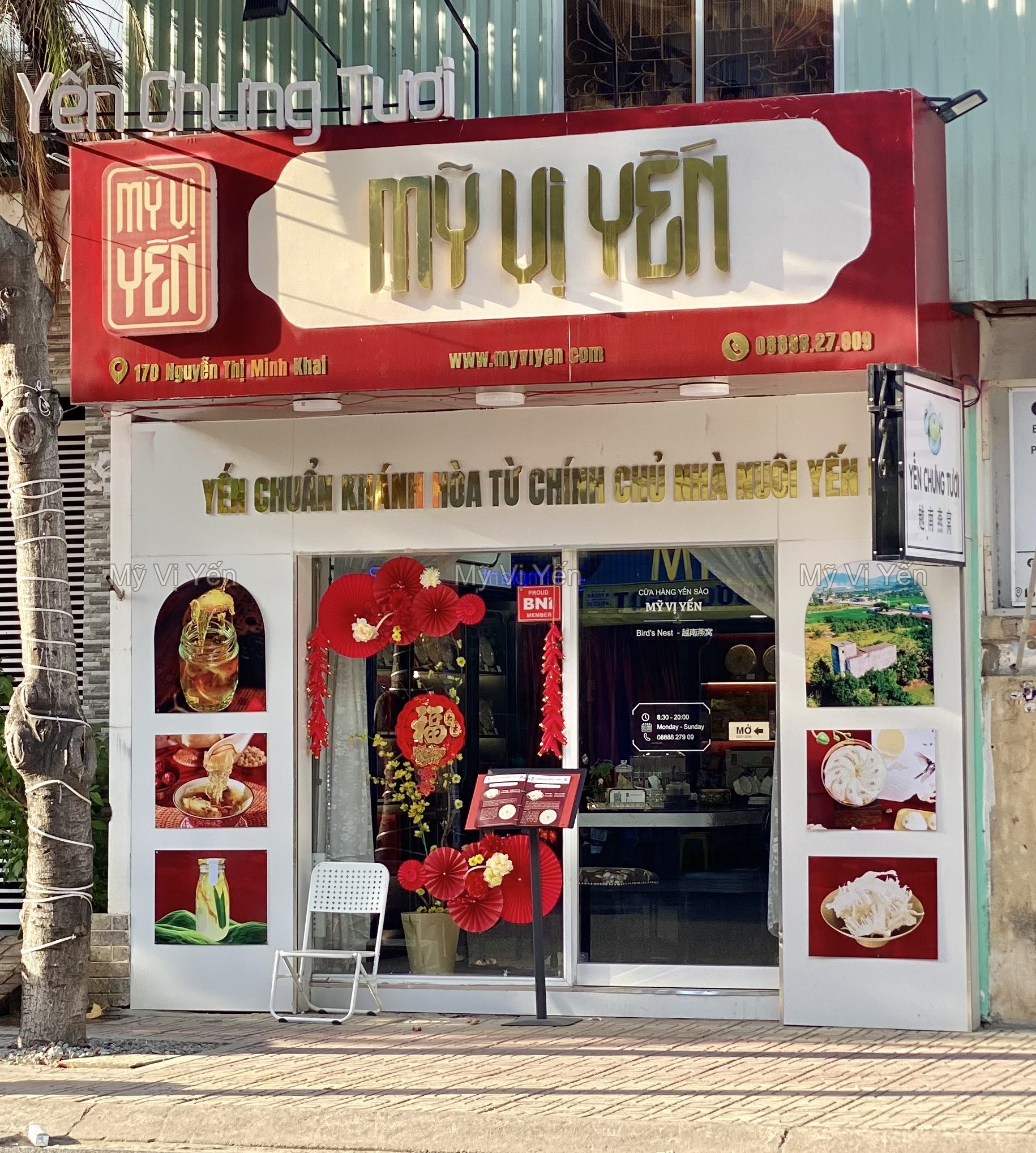 mat tien cua hang 01